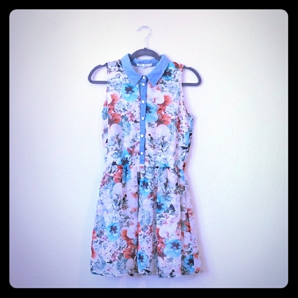 Pastel floral dress with denim collar - Picture 1 of 6